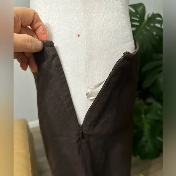 🛍️100% Linen and Silk trim Skirt with embroidered excellent condition. - Picture 2 of 8